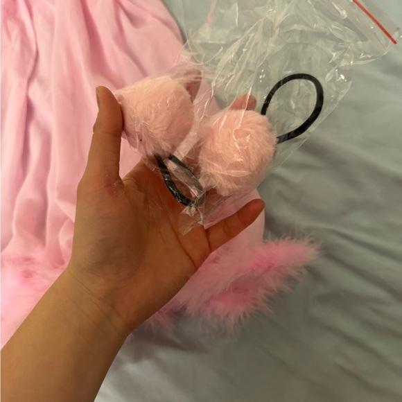 Pink Feathered Lingerie Set - Picture 4 of 16